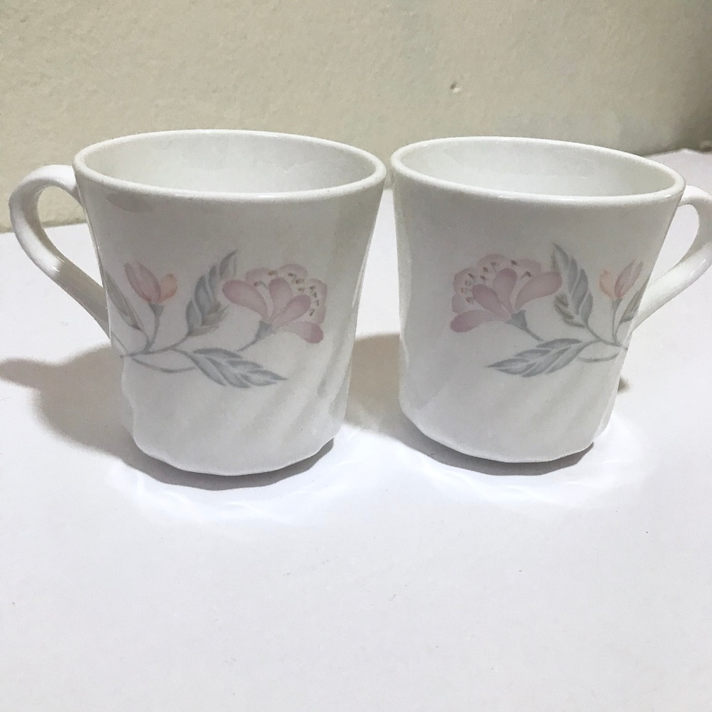 2x Vintage Corningware floral mugs